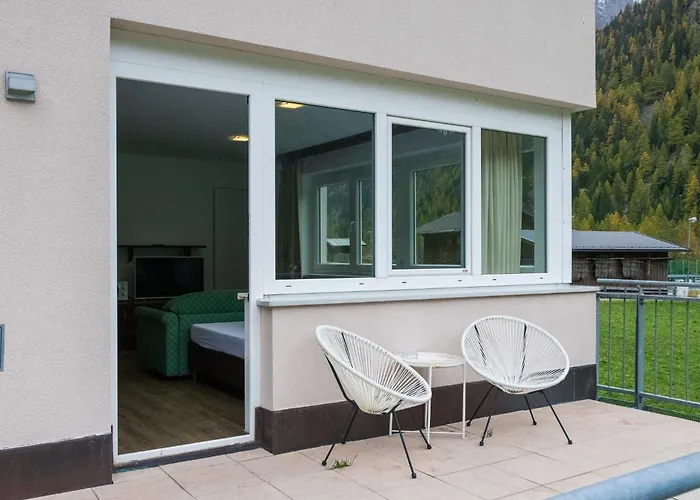 International House Mit Balkon Zw 2