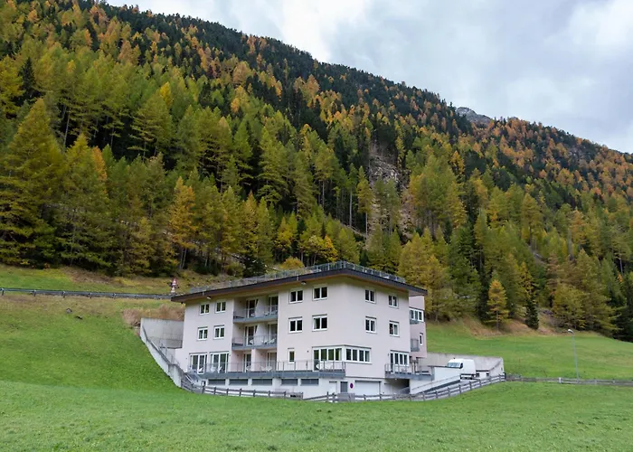 International House Mit Balkon Zw 2 *